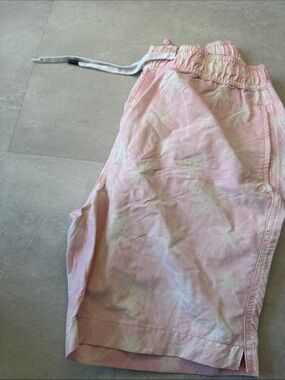 Onia “The Charles” Pink Palm Print Swim Trunks Men’s Small 🌴☀️